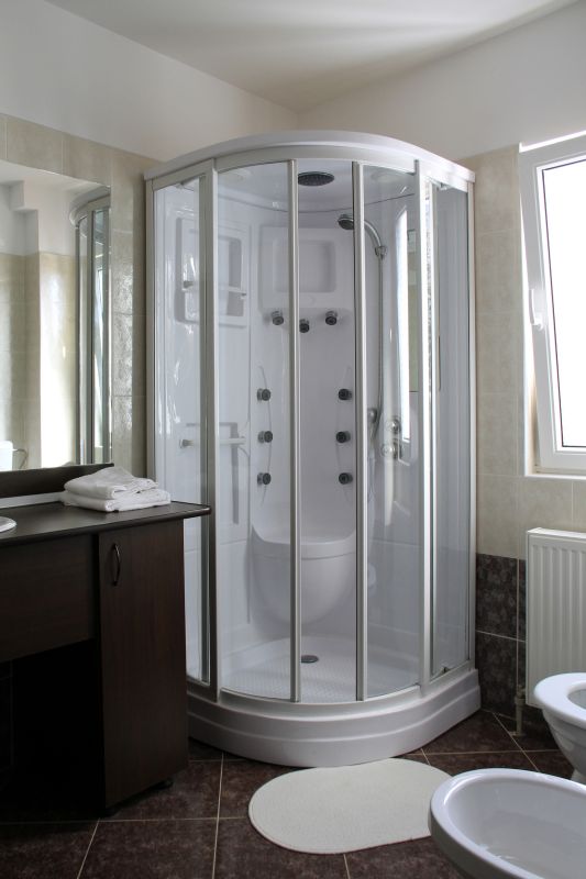 Wide Shower Area